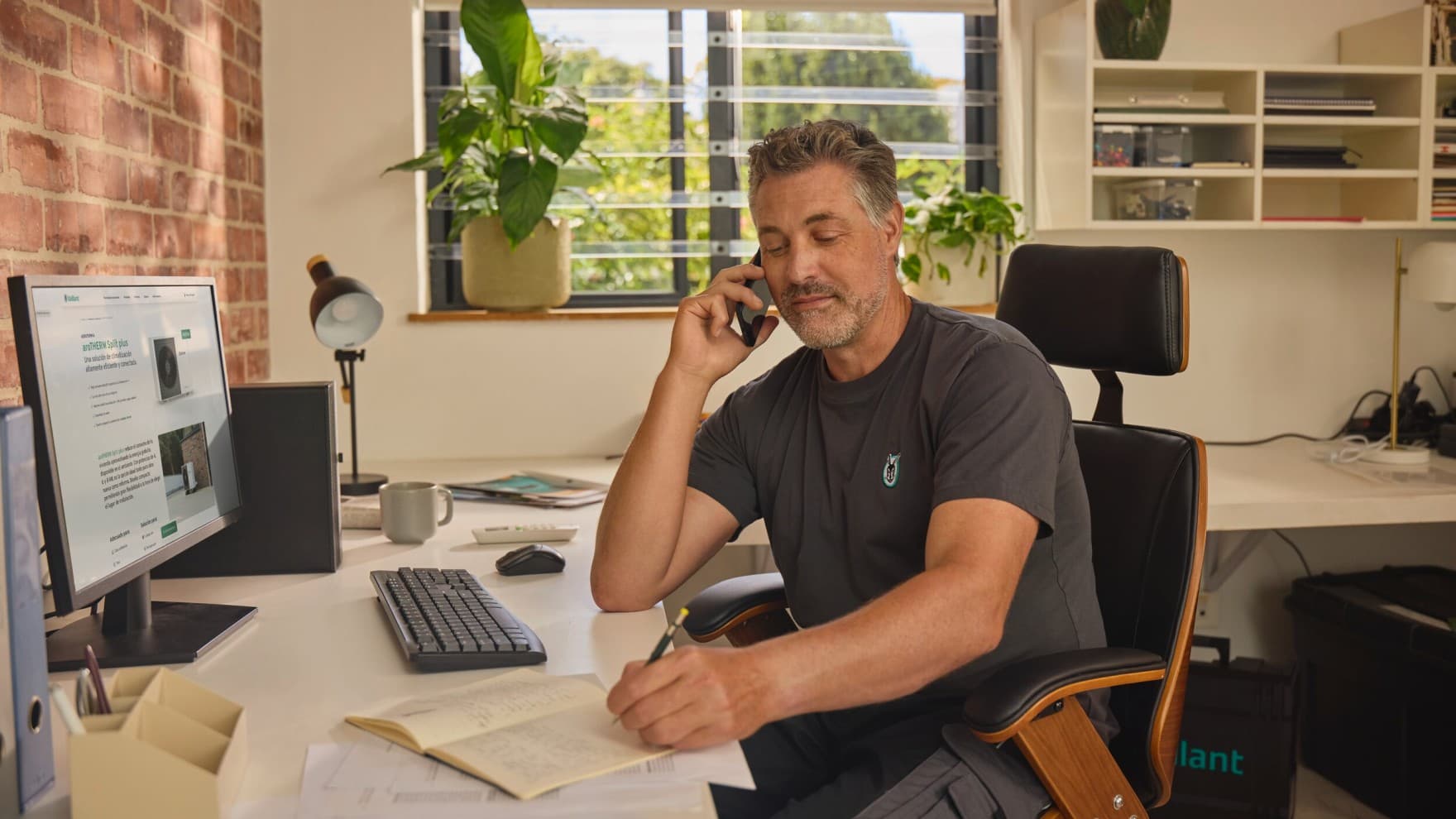 A Vaillant expert on the phone