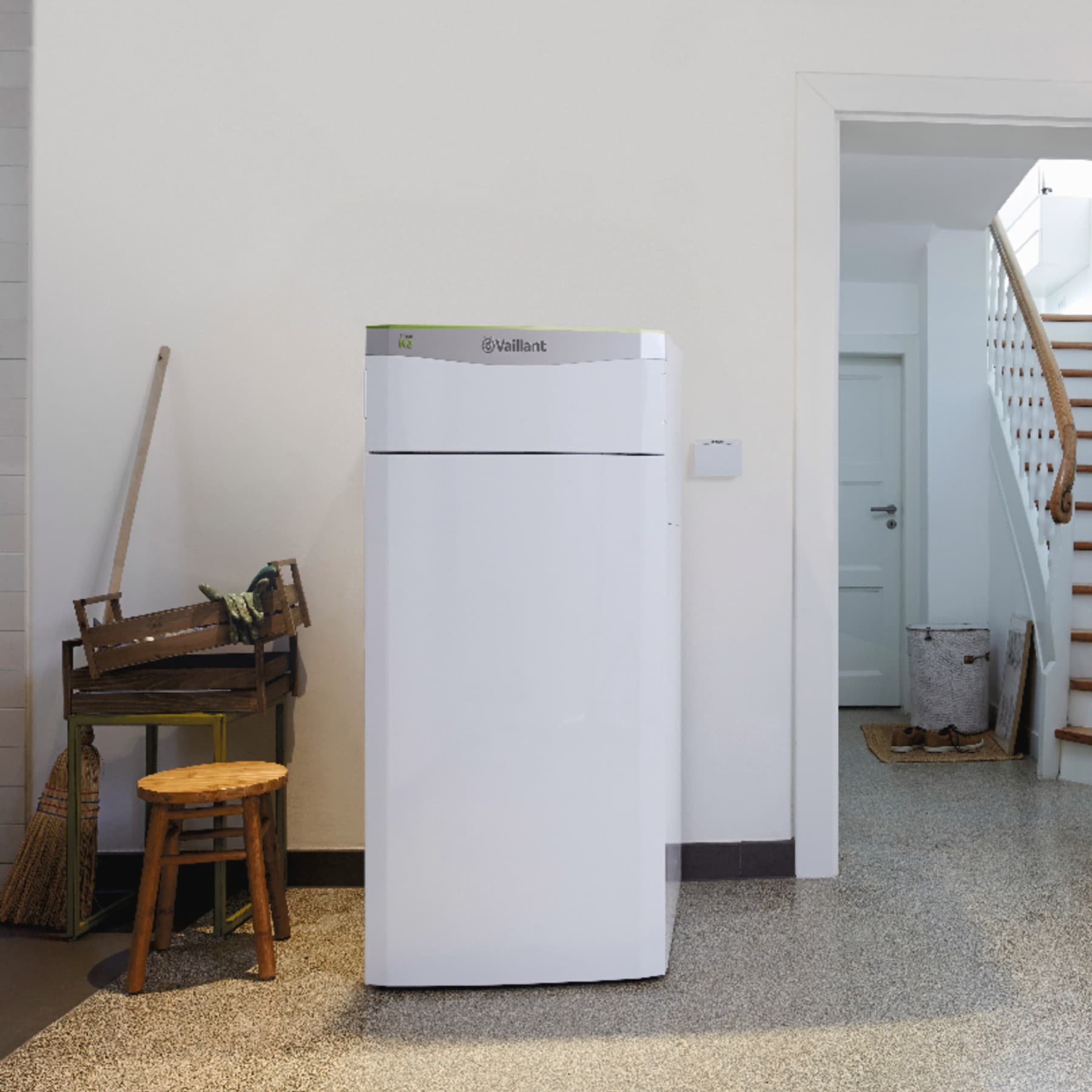 Water-source heat pump flexoTHERM in a utility room
