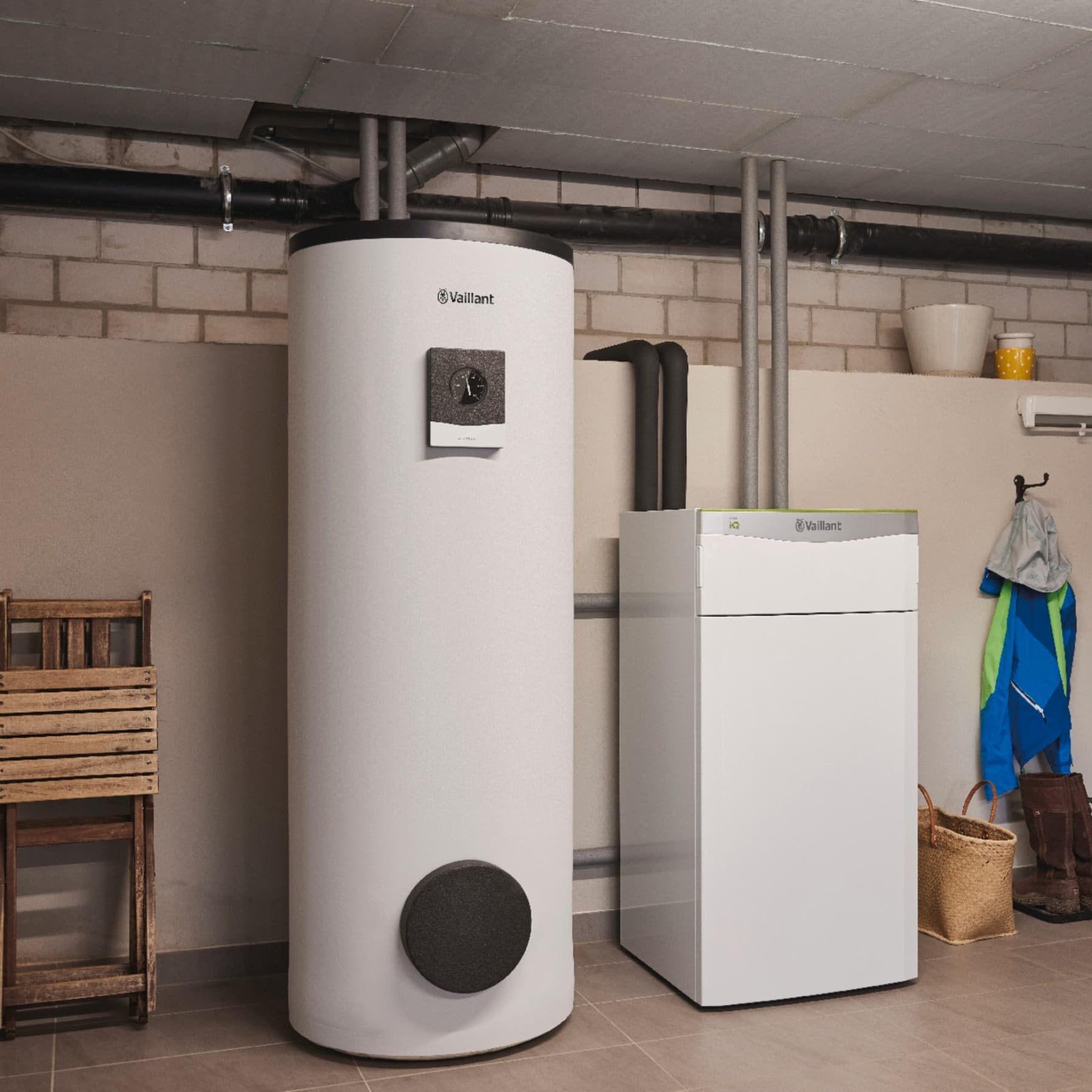 Pompe à chaleur intérieure flexoTHERM exclusive avec ballon d'eau chaude sanitaire séparé
